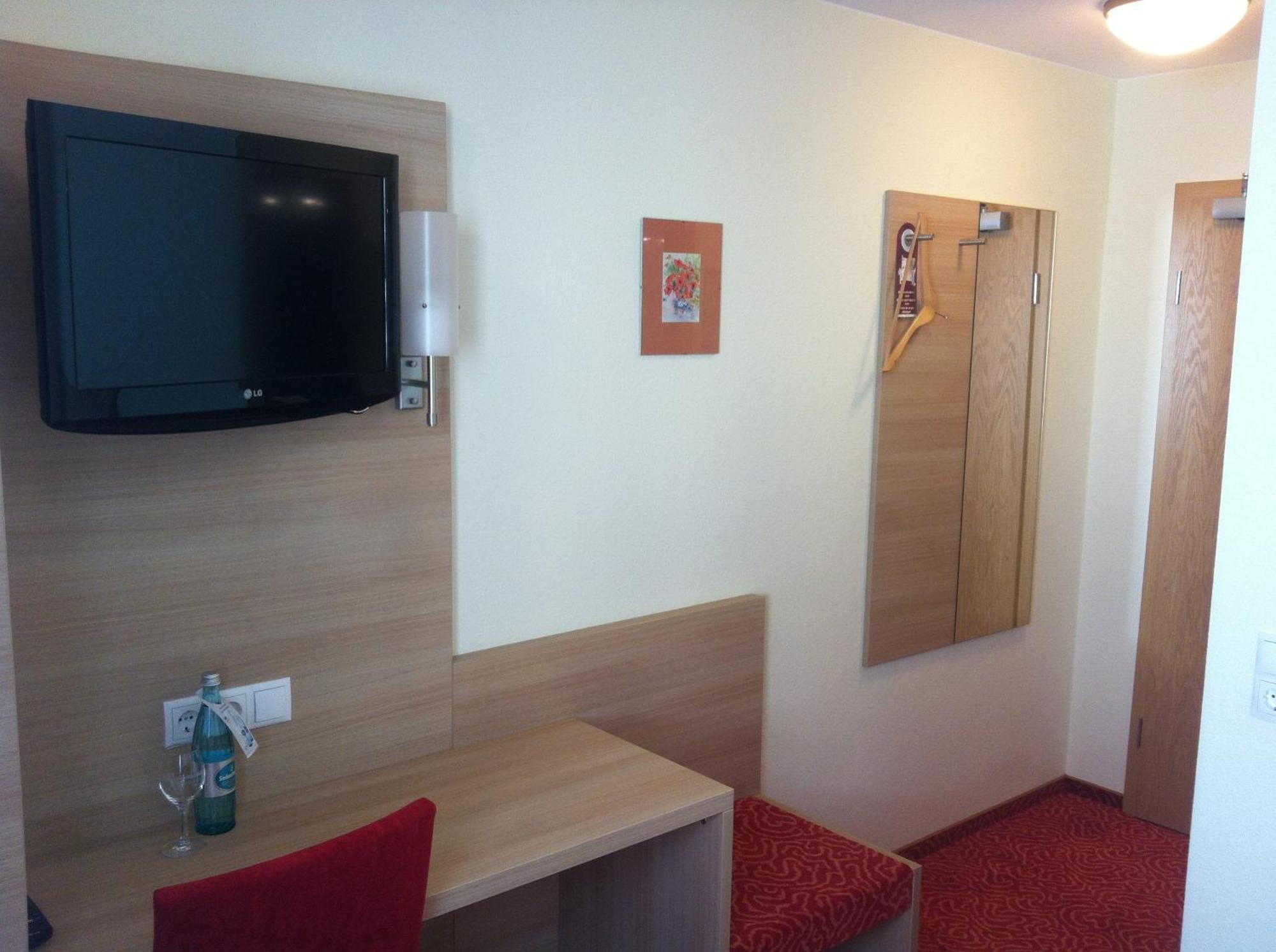 ורטהיים Tauberhotel Kette מראה חיצוני תמונה