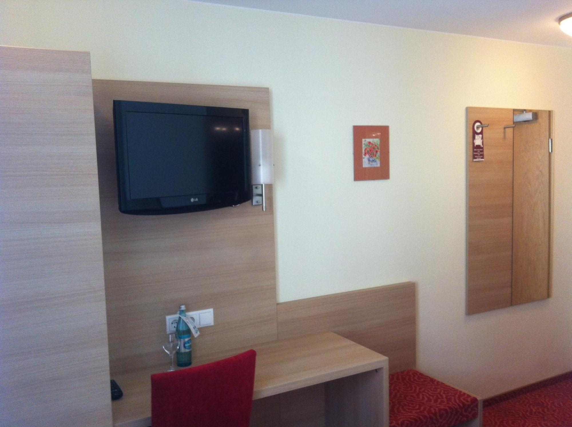 ורטהיים Tauberhotel Kette מראה חיצוני תמונה