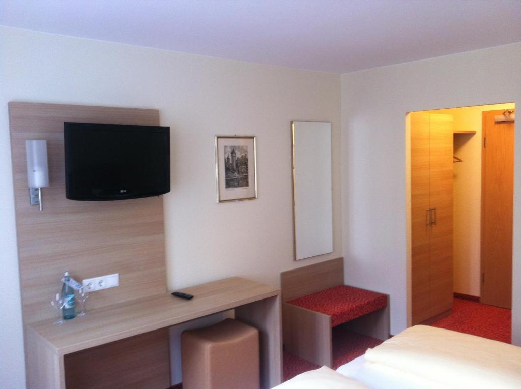 ורטהיים Tauberhotel Kette חדר תמונה